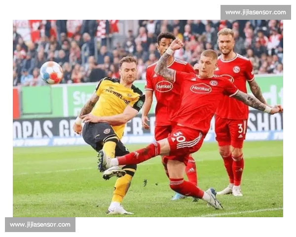 骑士对阵勇士G3走势前瞻双方阵容博弈与胜负预测解析